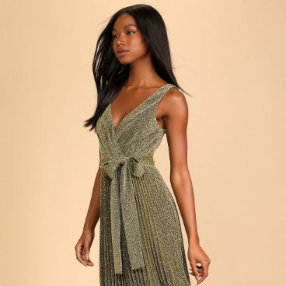 Lulu's Size Small Gold Metallic Pleated Maxi Dress